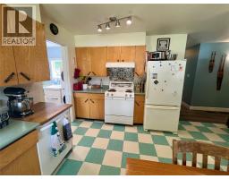 Kitchen - 409 9th Avenue, New Denver, BC V0G1S0 Photo 11