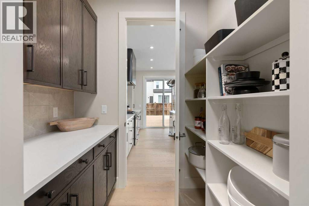364 Greenwich Drive NW - 11