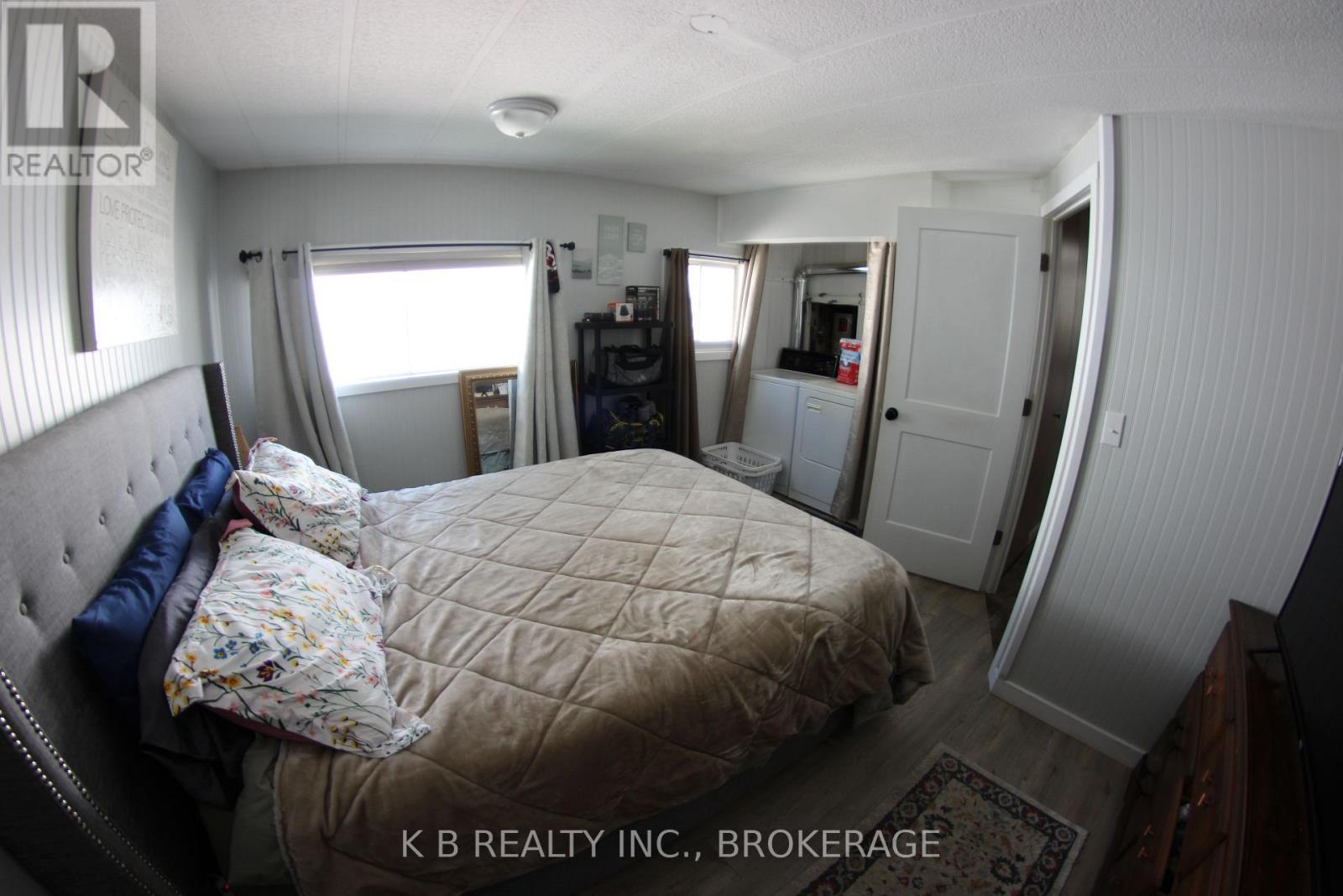 4 CEDAR STREET W - Image 12