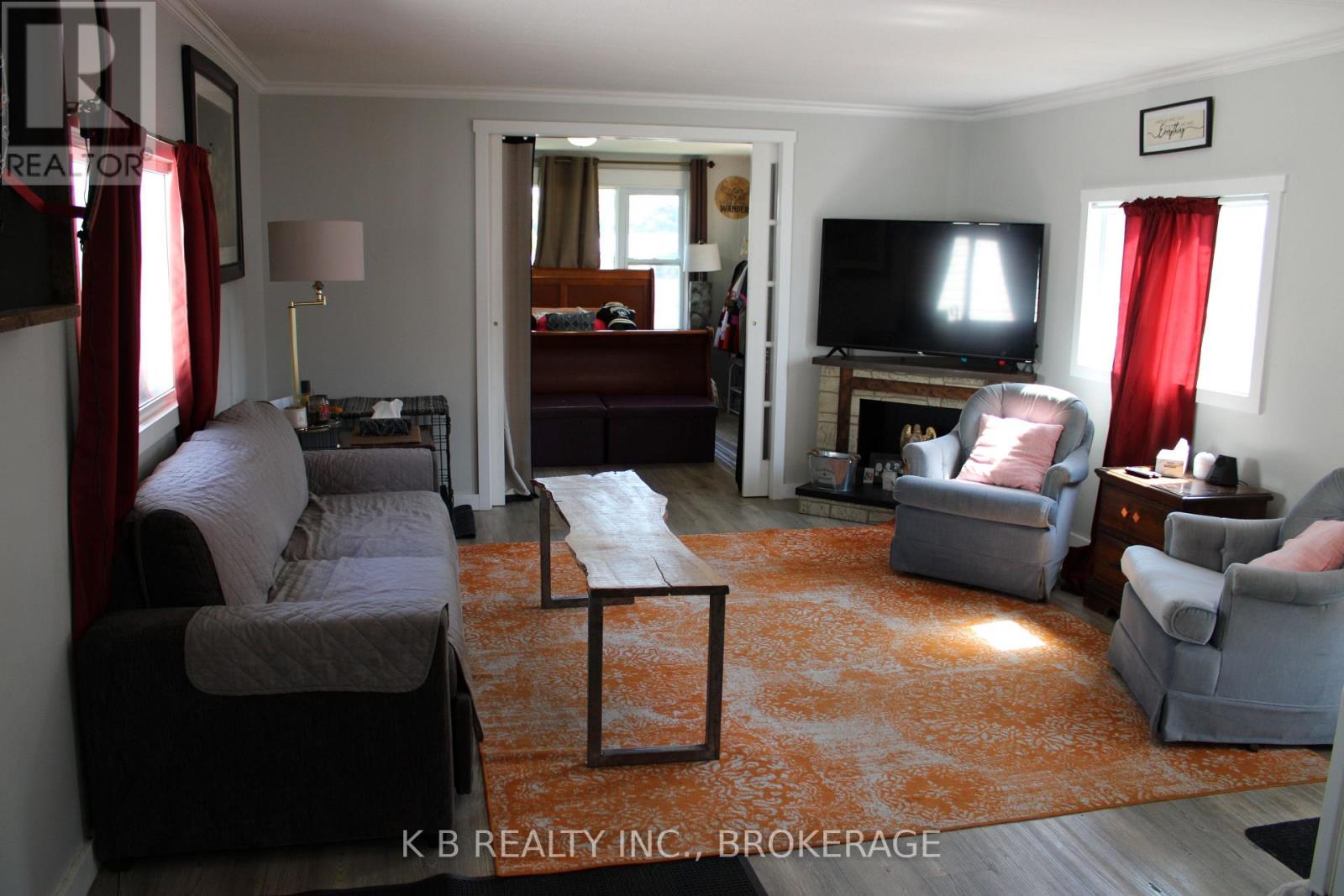 4 CEDAR STREET W - Image 3