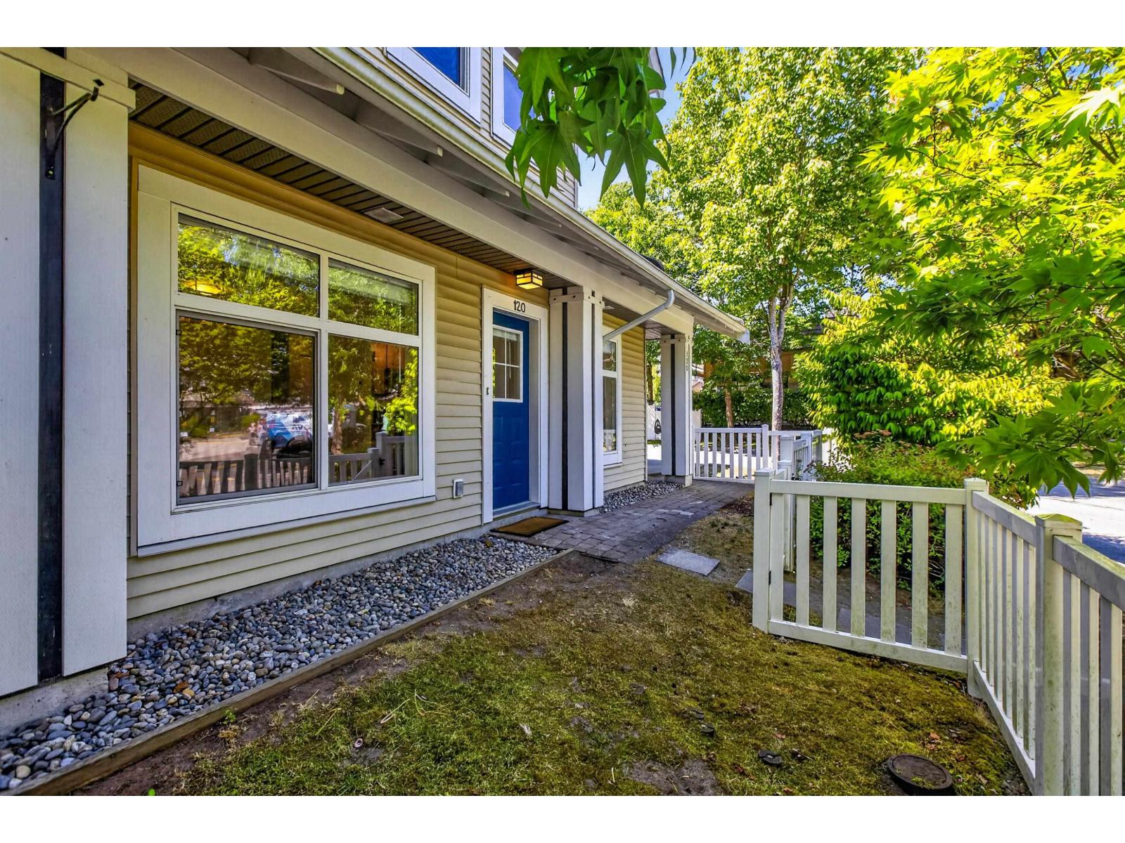 120 20033 70 AVENUE, Langley