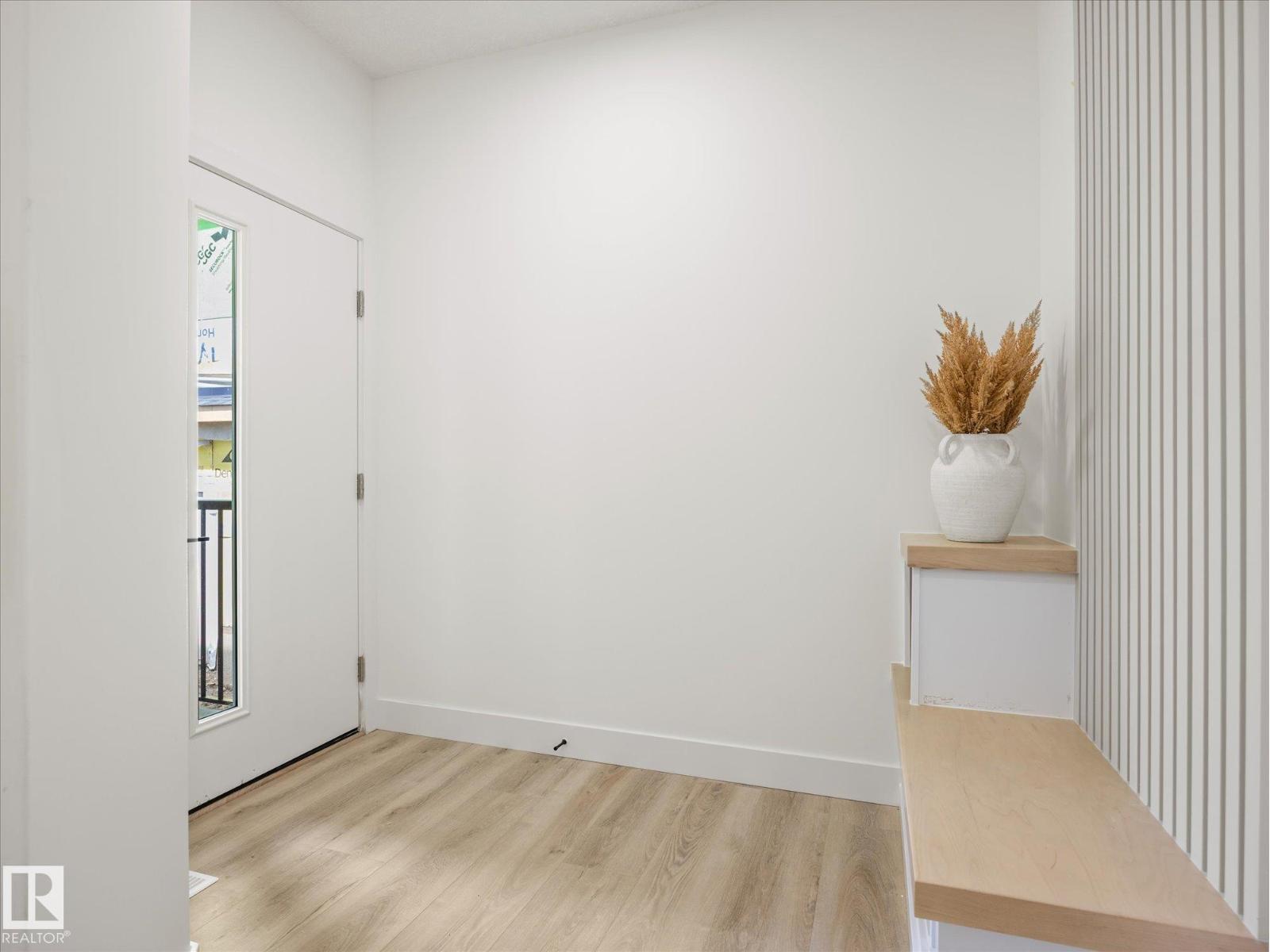 792 Bank Dr - 5
