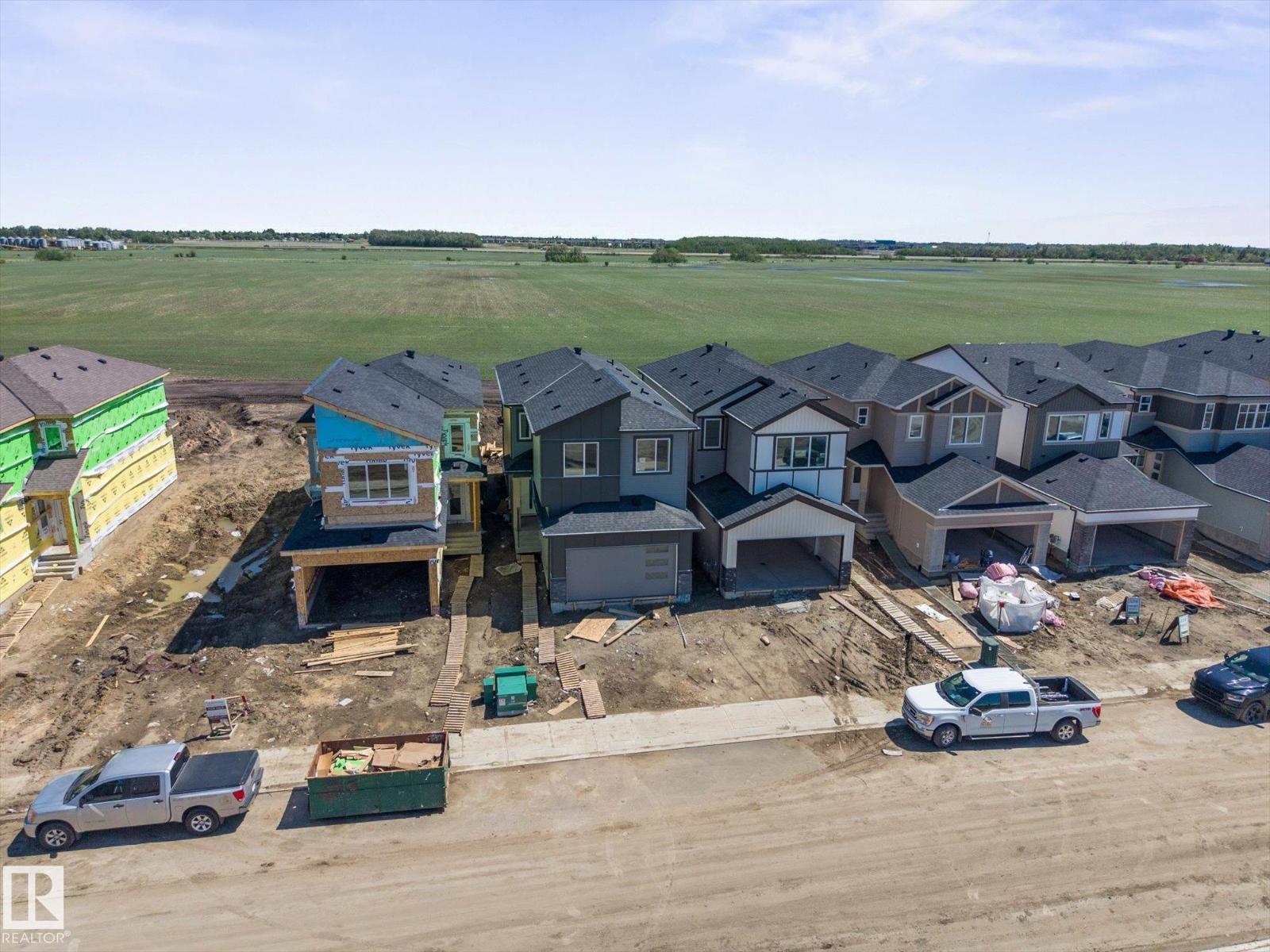 792 Bank Dr - 53