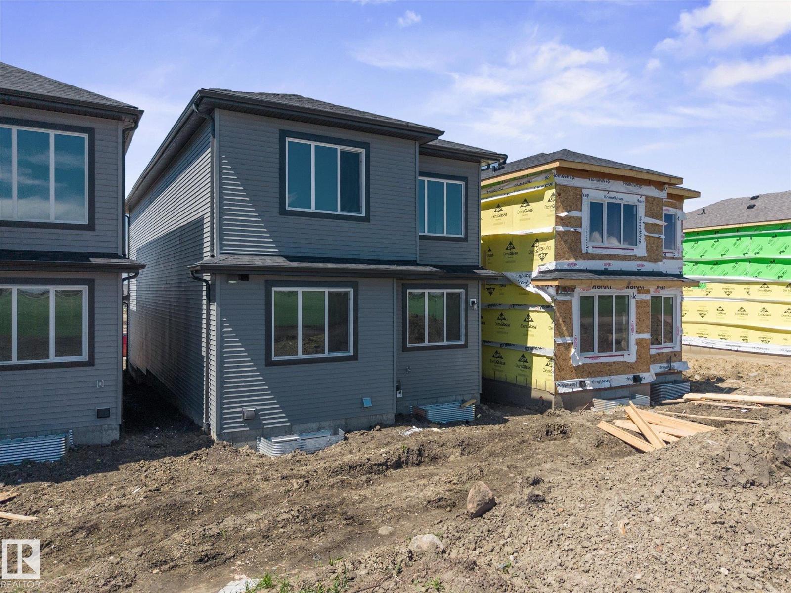792 Bank Dr - 47