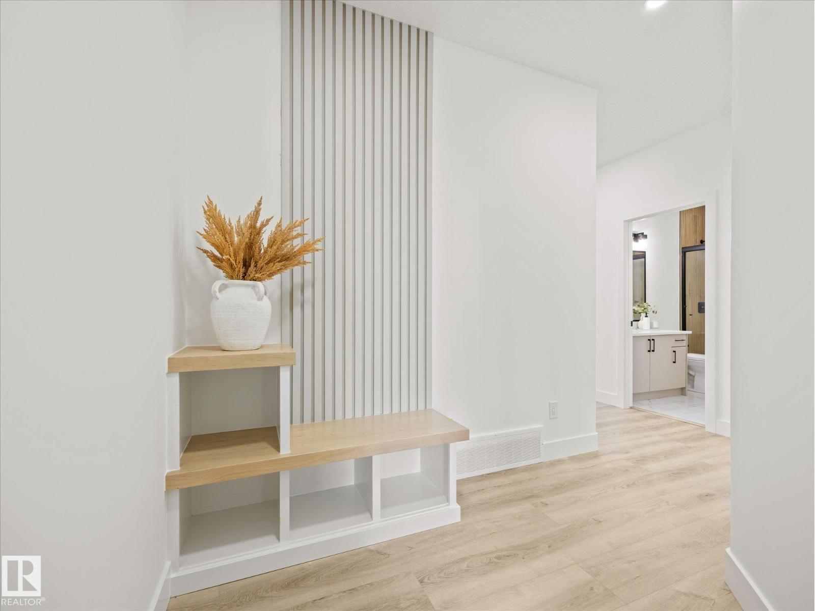 792 Bank Dr - 6