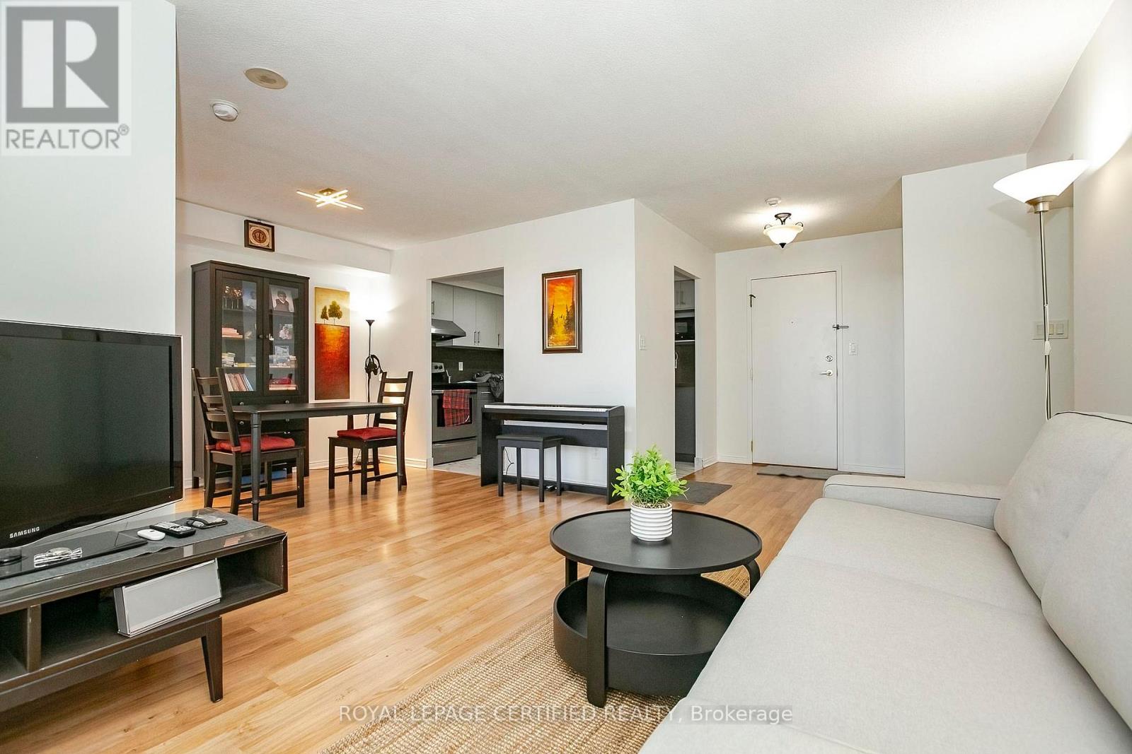 #1605 135 HILLCREST AVENUE - 16