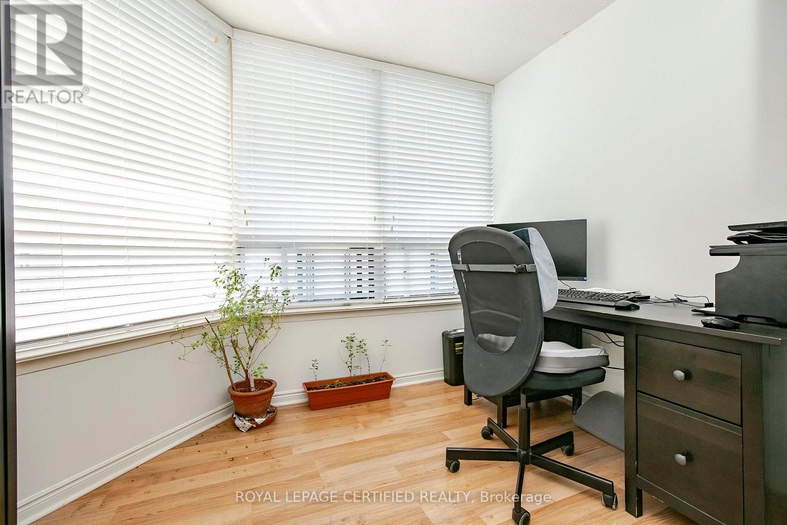 #1605 135 HILLCREST AVENUE - 21