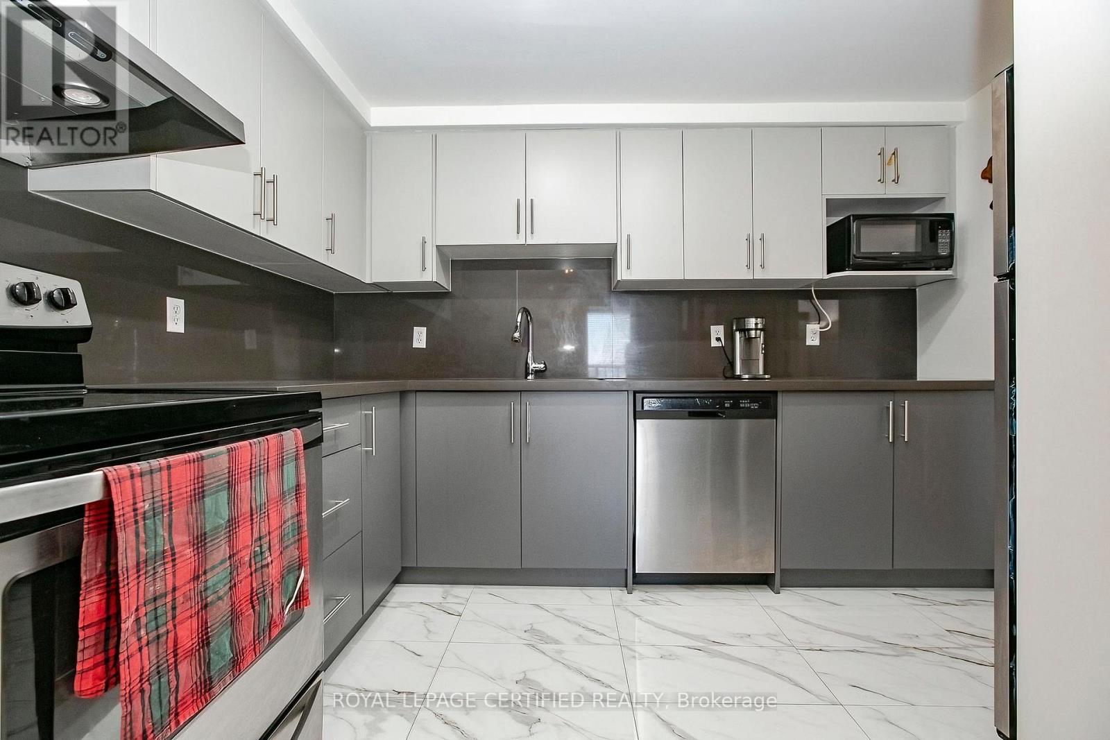 #1605 135 HILLCREST AVENUE - 27