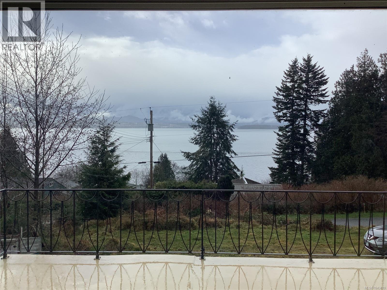 395 2nd St - 18