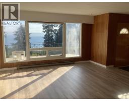 Living room - 395 2nd St, Sointula, BC V0N3E0 Photo 6