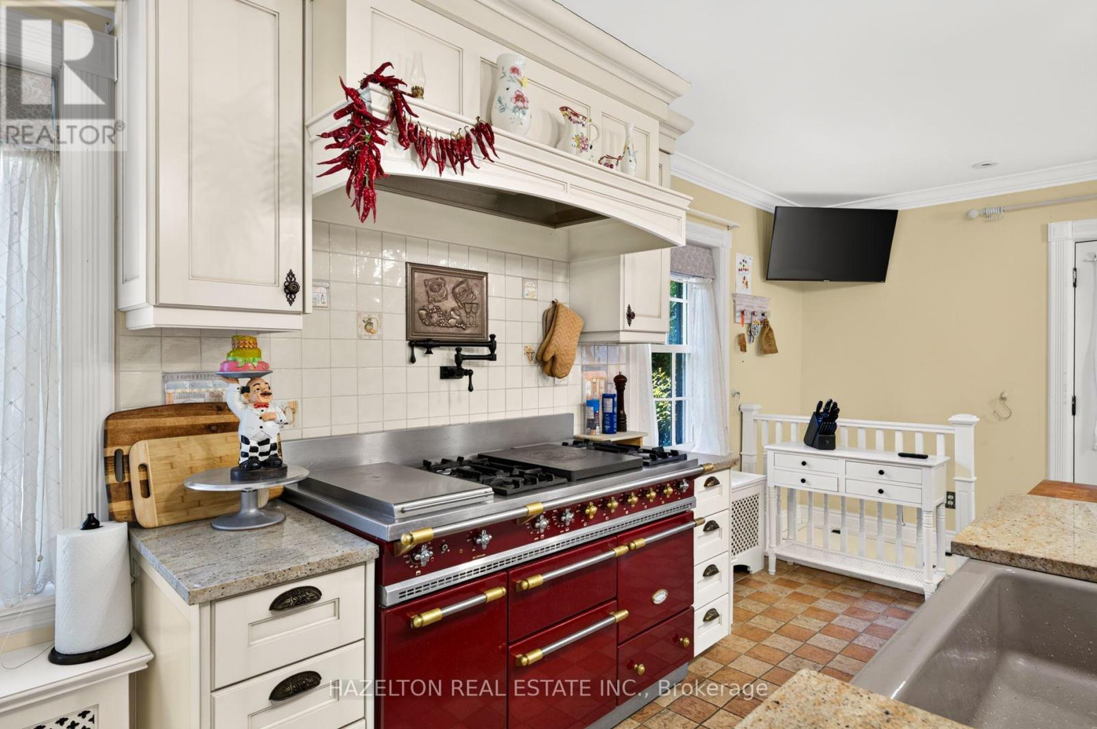 246 RIVERSIDE DRIVE - Image 14