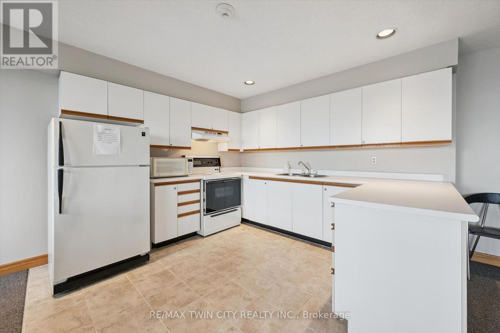 #514 55 BLUE SPRINGS DRIVE - 32