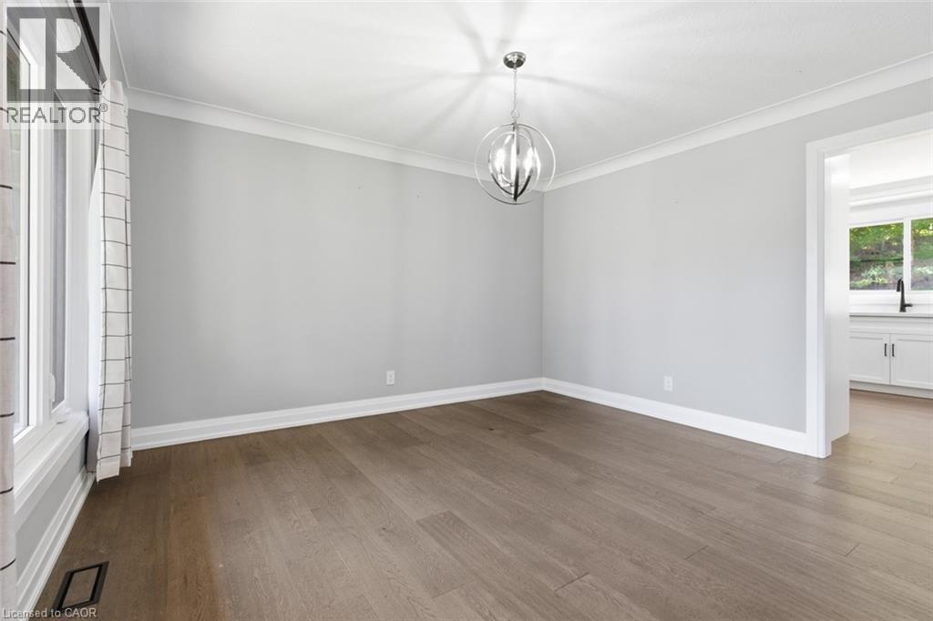 94 DORCHESTER Drive - Image 9