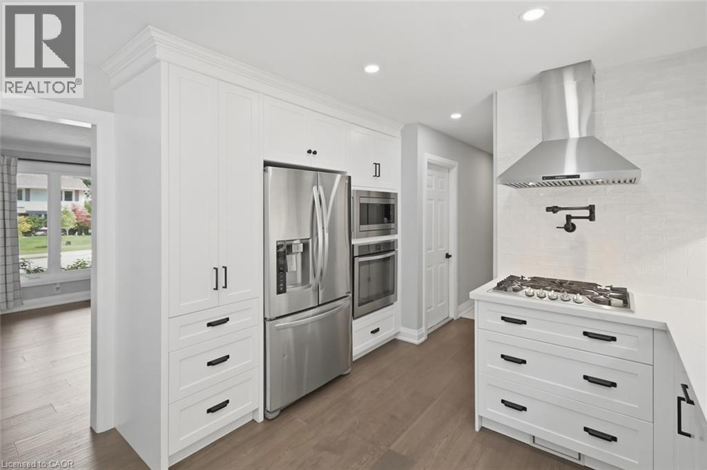 94 DORCHESTER Drive - Image 13