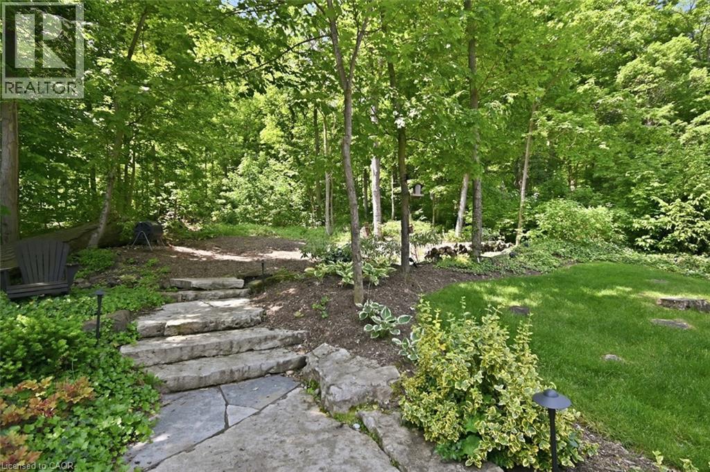 94 DORCHESTER Drive - Image 43