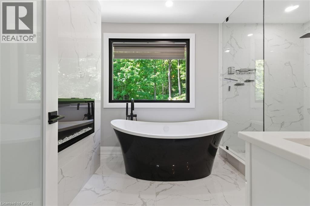 94 DORCHESTER Drive - Image 31