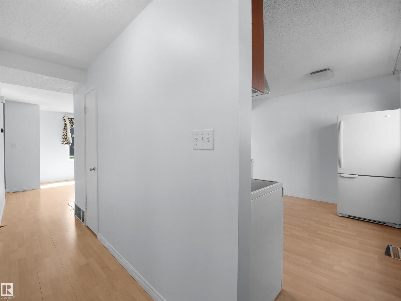 10446 55 AV NW - 12