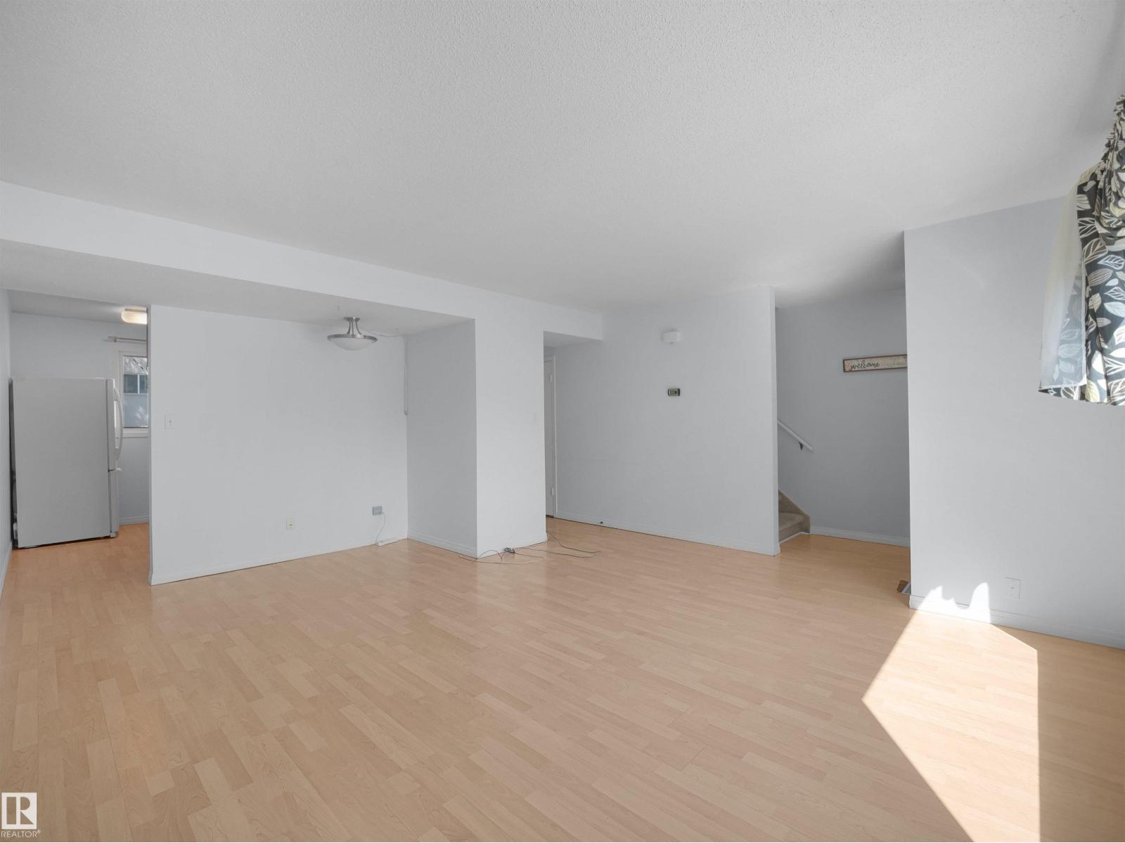 10446 55 AV NW - 19
