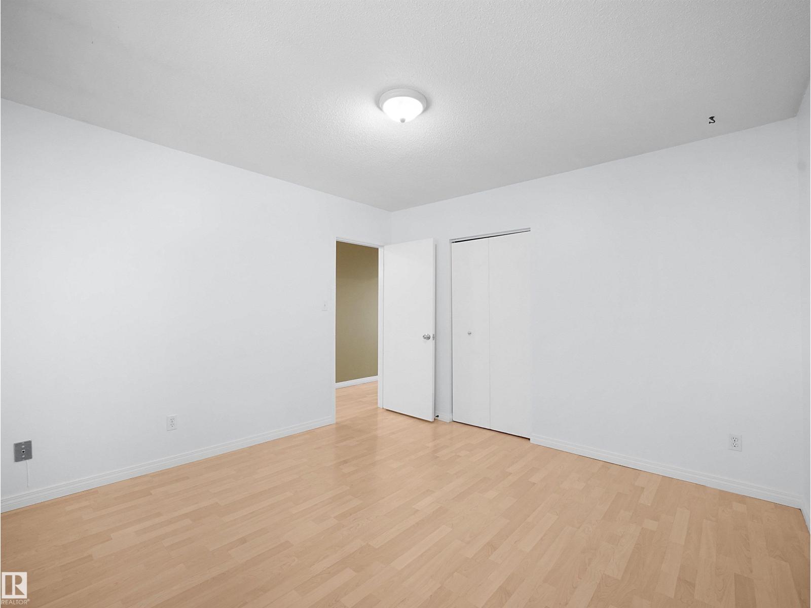 10446 55 AV NW - 28