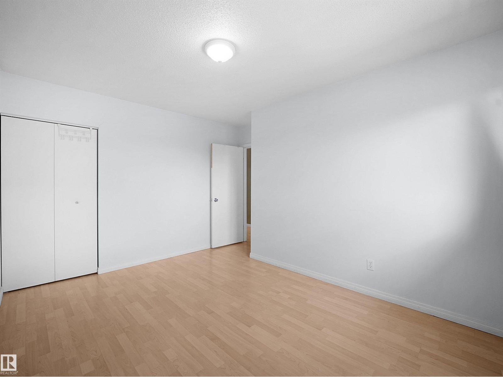 10446 55 AV NW - 30