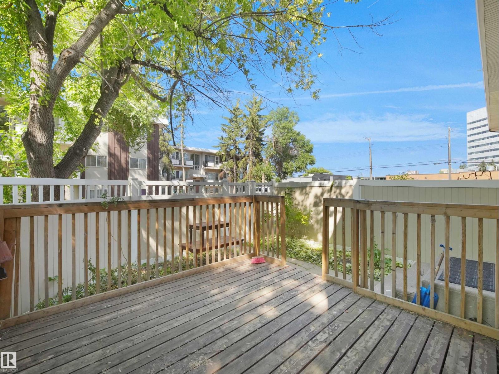 10446 55 AV NW - 9