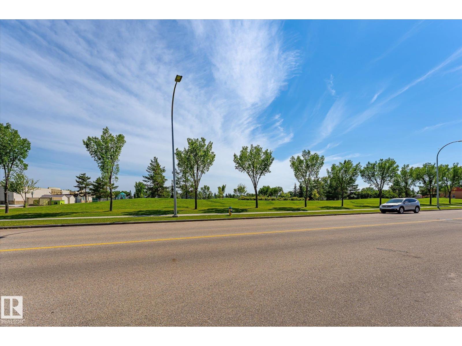 #418 17404 64 AV NW - 37