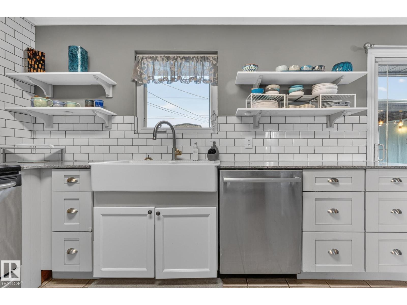 5307 104 AV NW - 11