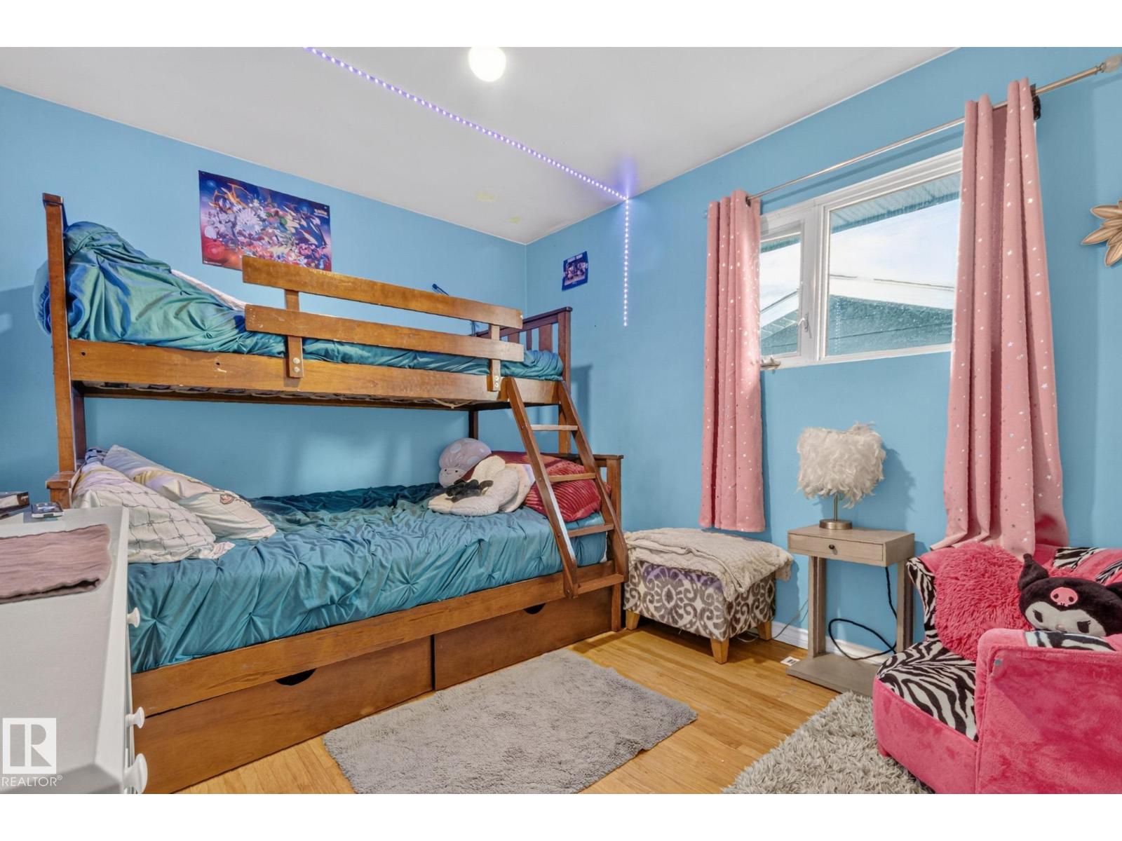 5307 104 AV NW - 15
