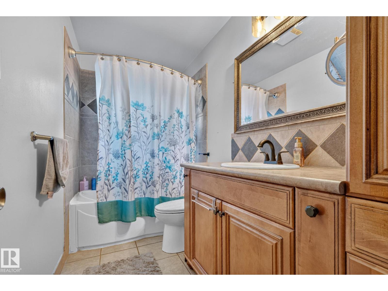 5307 104 AV NW - 17