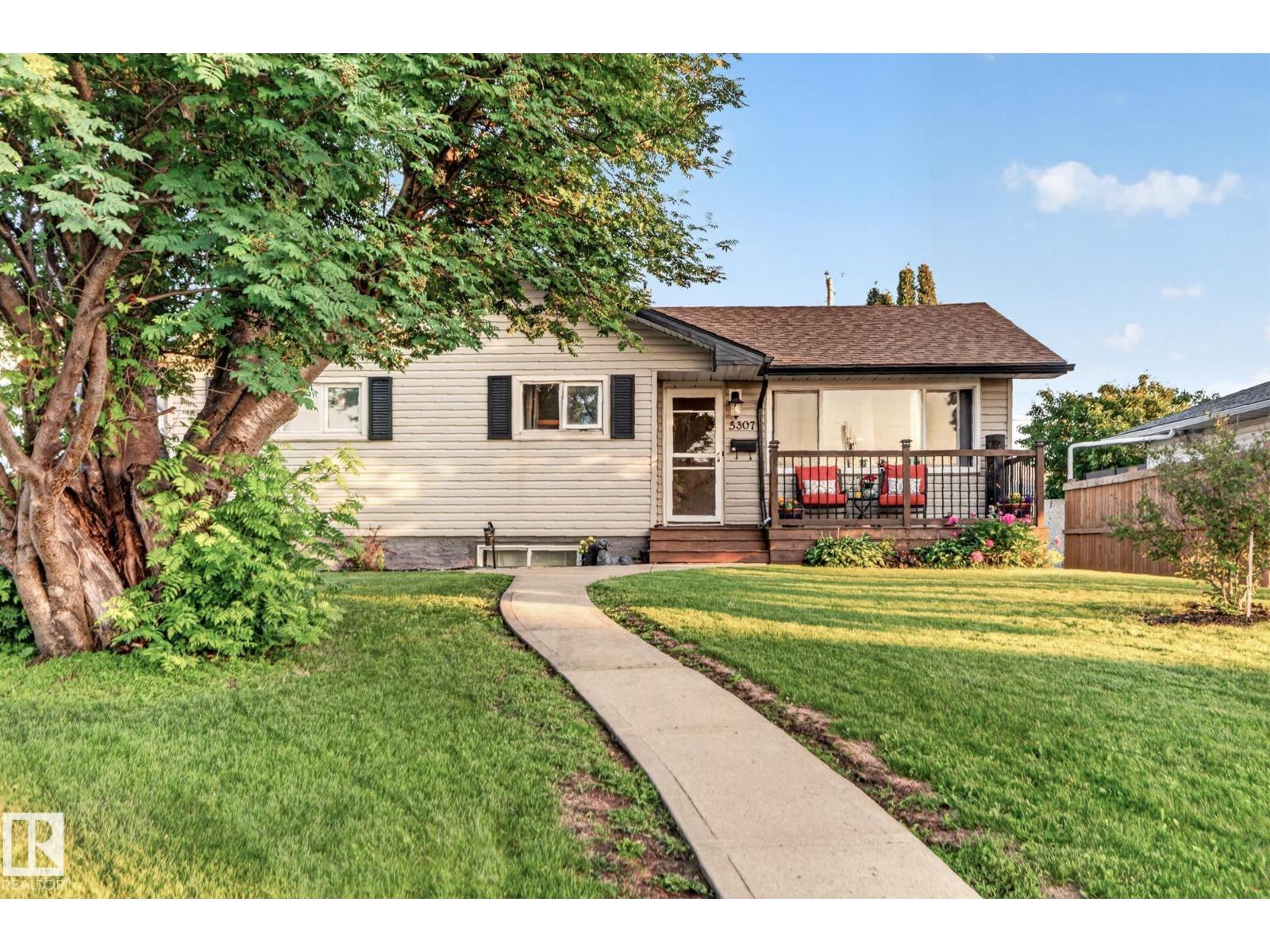 5307 104 AV NW - 2