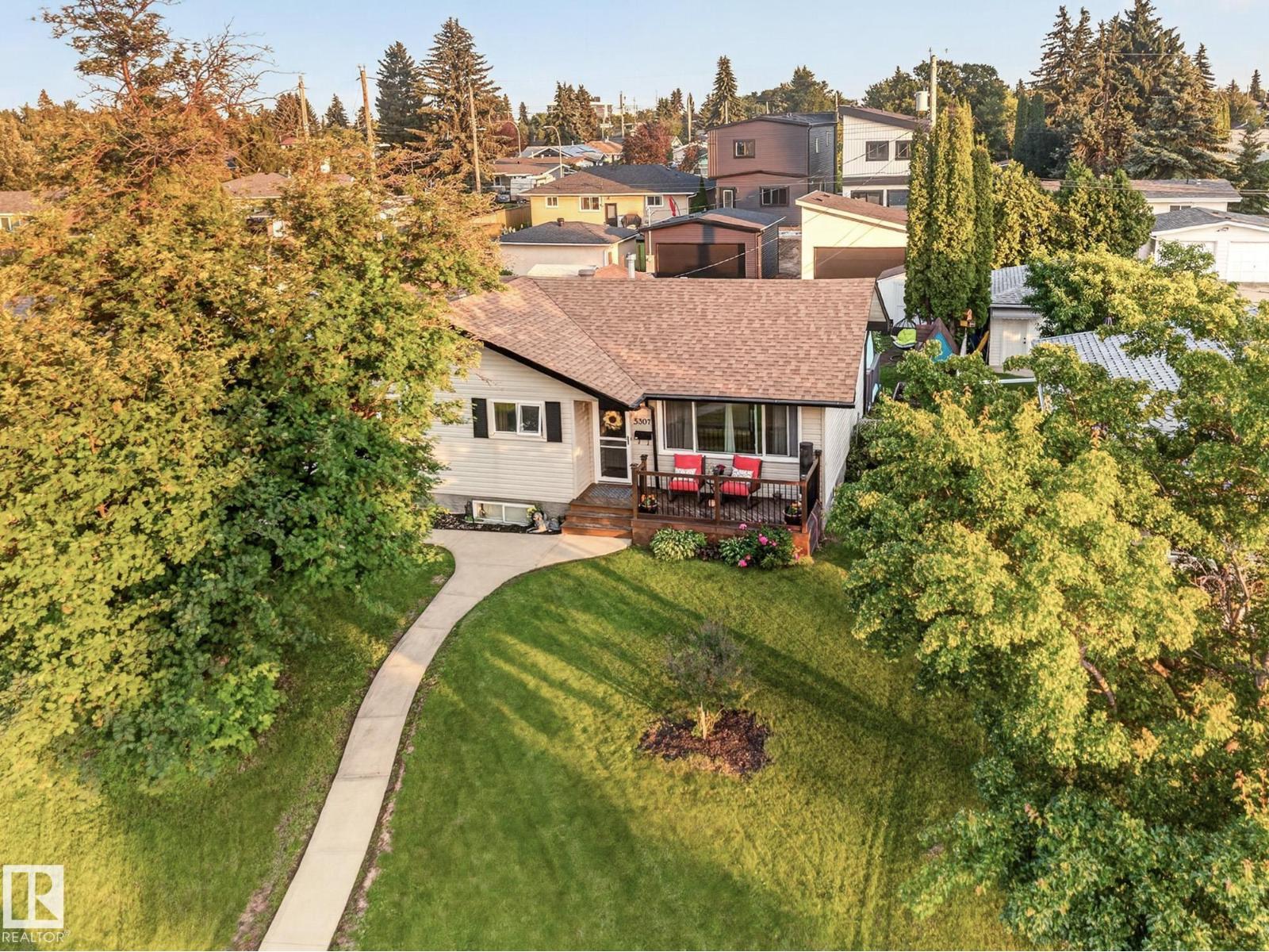 5307 104 AV NW - 26