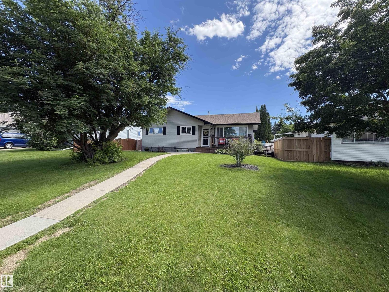 5307 104 AV NW - 27