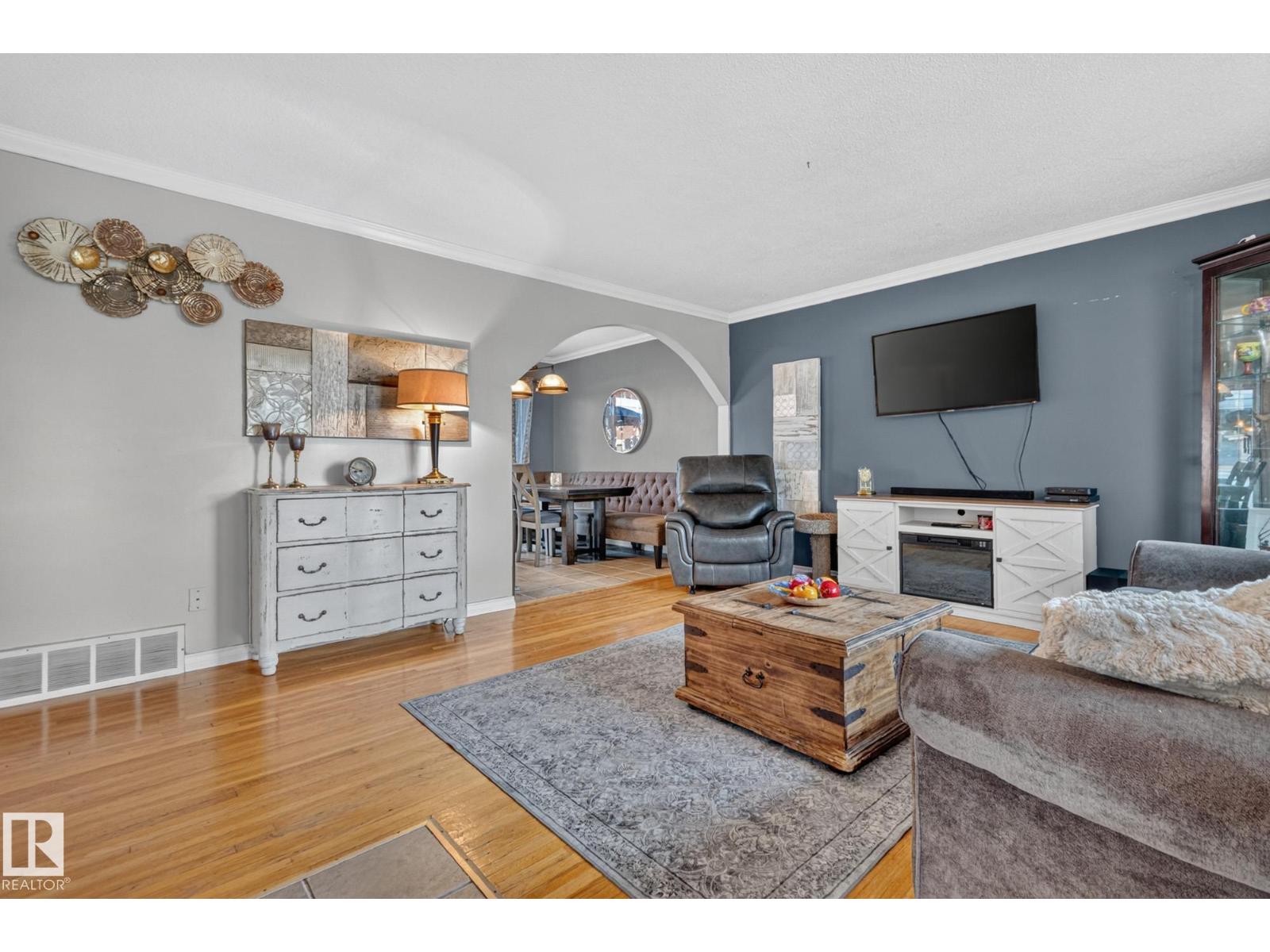 5307 104 AV NW - 5
