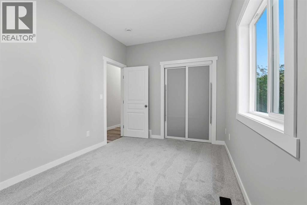 5242 51 Street - 7