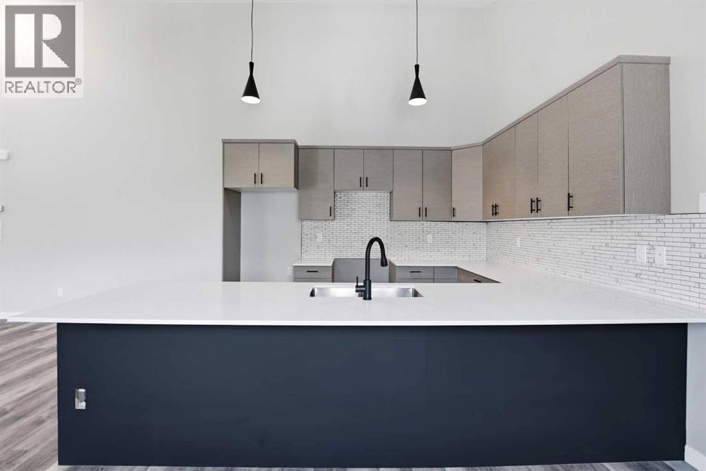 5242 51 Street - 20