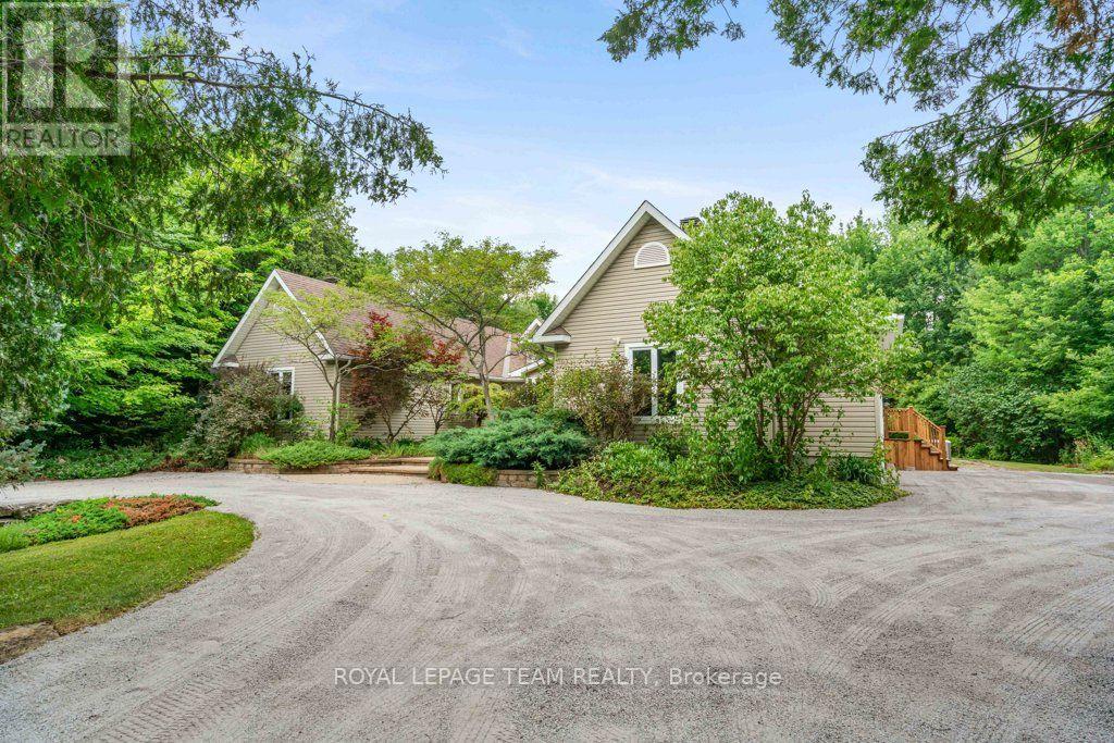 6485 WADDION DRIVE - 1