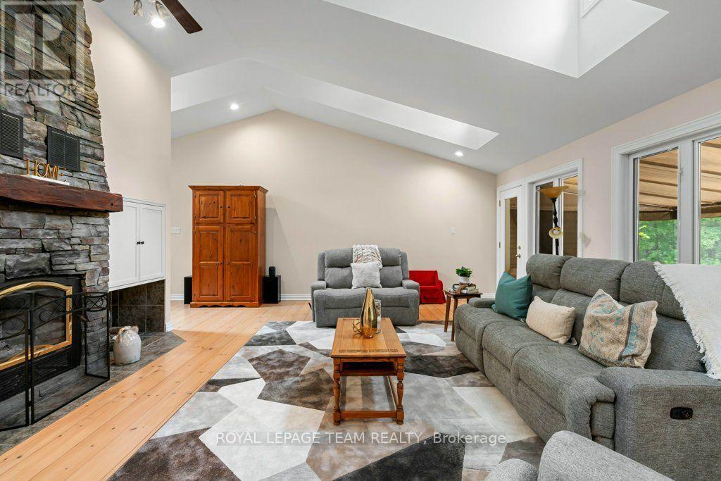 6485 WADDION DRIVE - 10