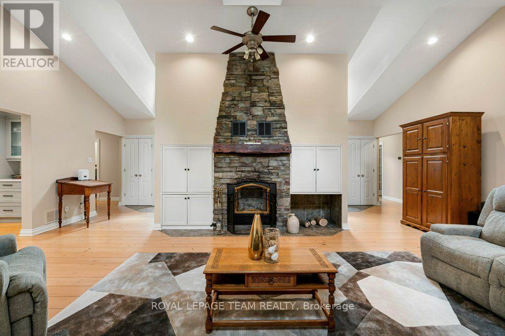6485 WADDION DRIVE - 12