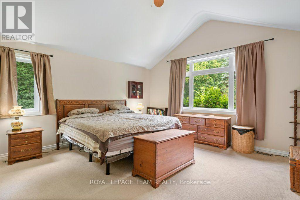 6485 WADDION DRIVE - 22