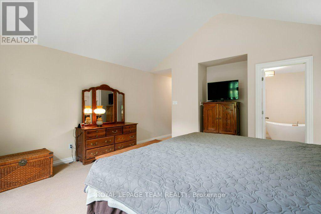 6485 WADDION DRIVE - 23