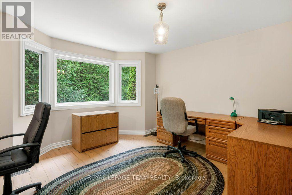6485 WADDION DRIVE - 26