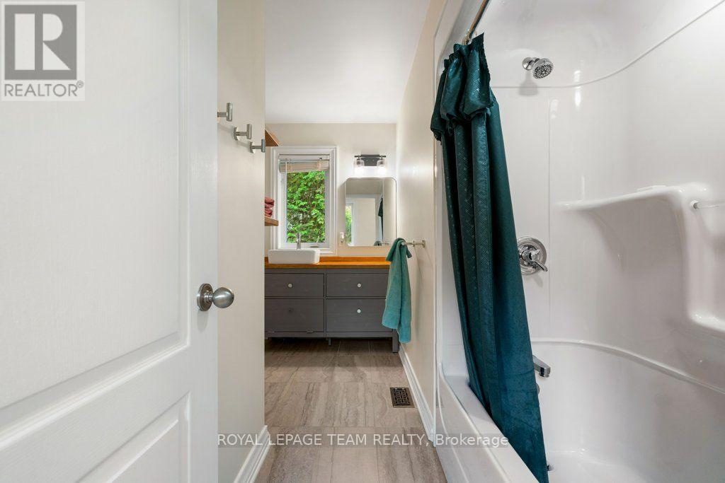 6485 WADDION DRIVE - 30