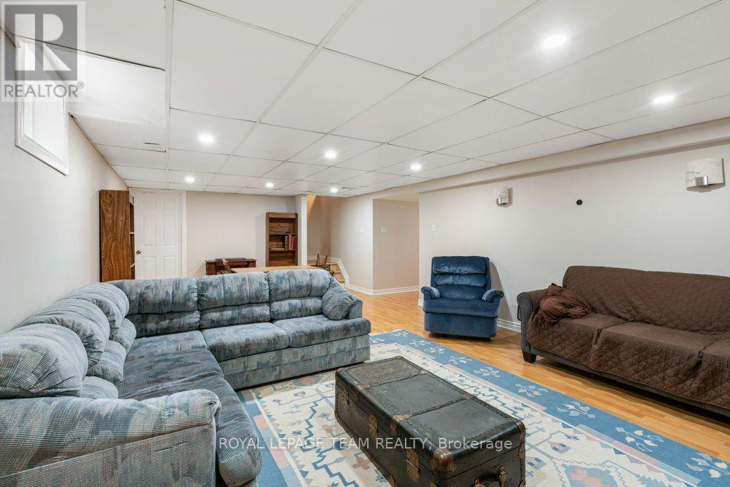 6485 WADDION DRIVE - 33