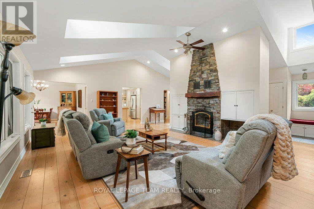 6485 WADDION DRIVE - 9