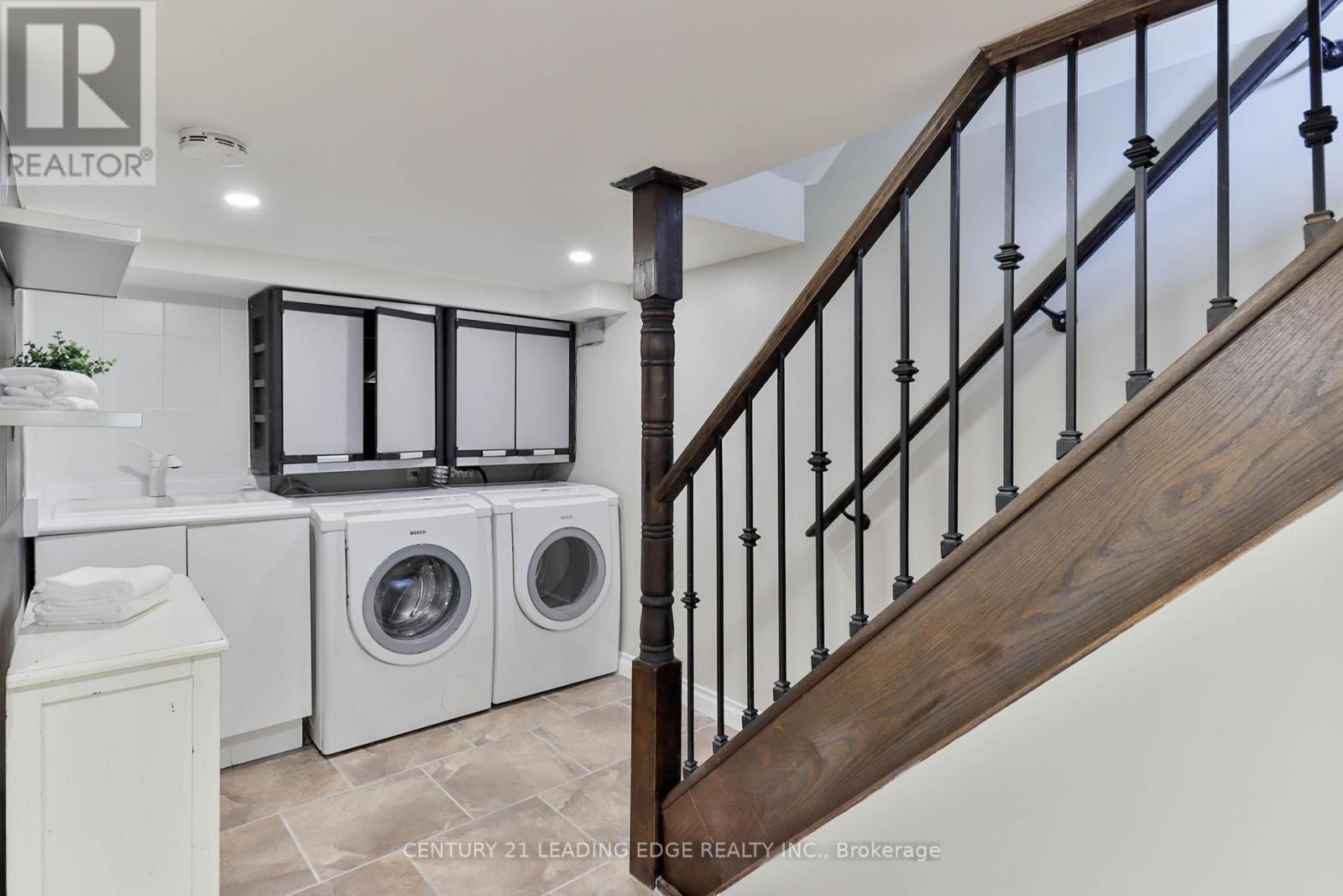 158 PARKMOUNT ROAD - 28