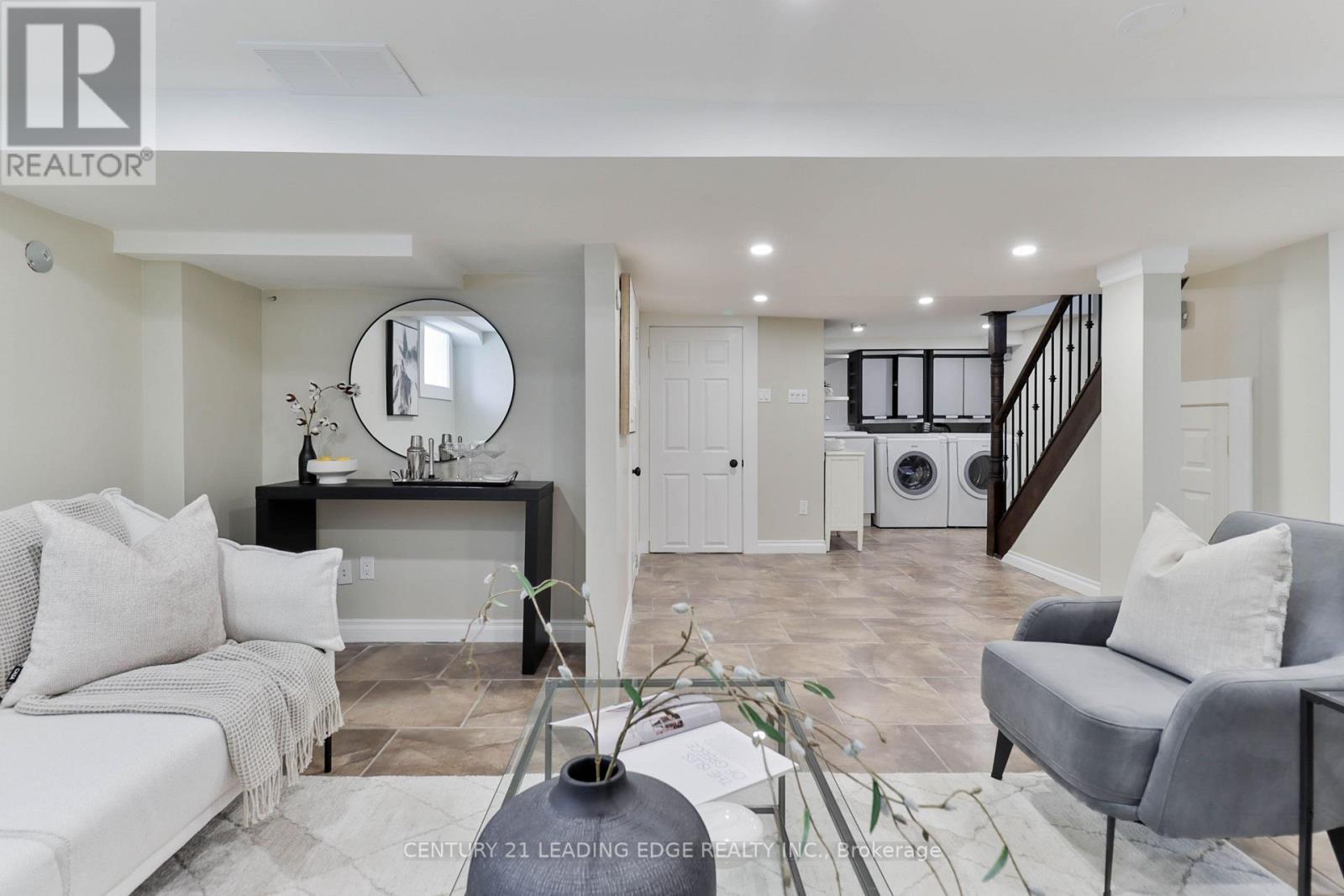 158 PARKMOUNT ROAD - 32
