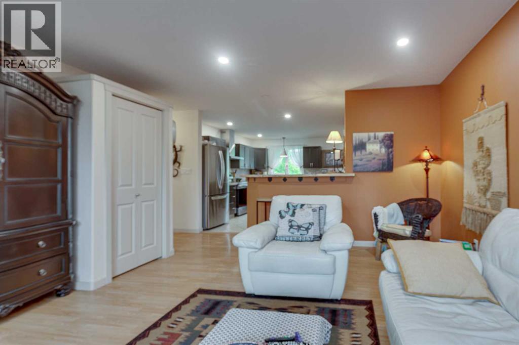 5902- 52 Avenue - 11