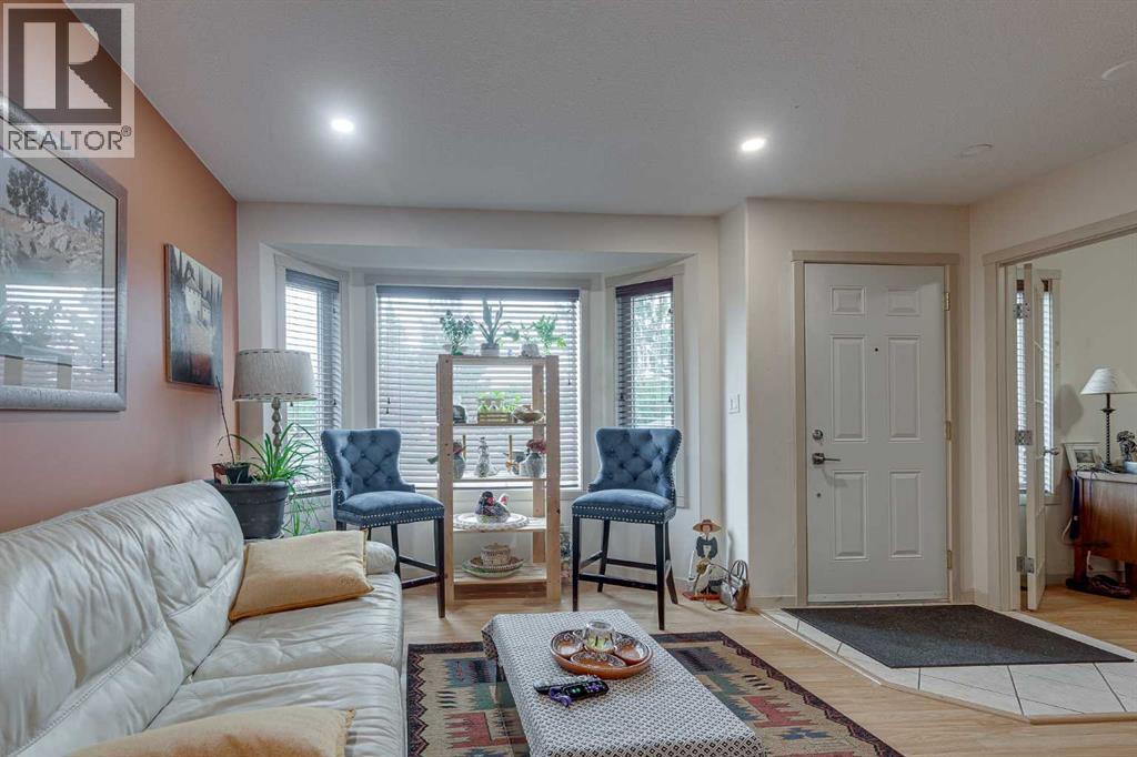 5902- 52 Avenue - 10