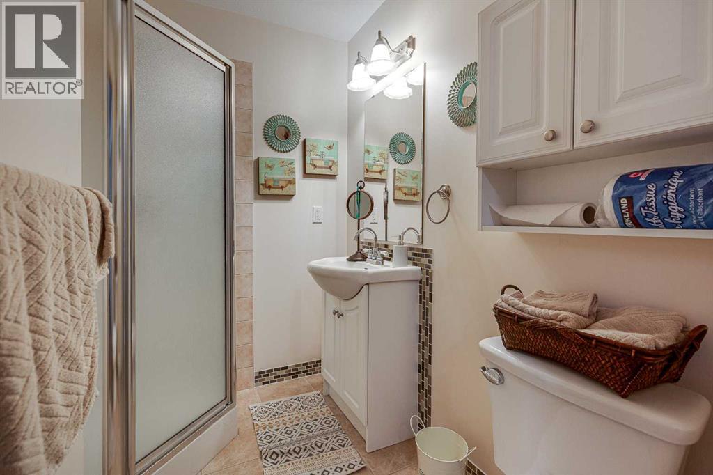 5902- 52 Avenue - 30