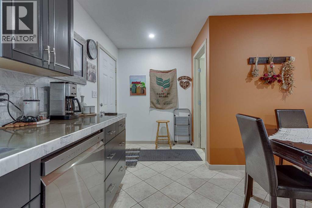 5902- 52 Avenue - 20